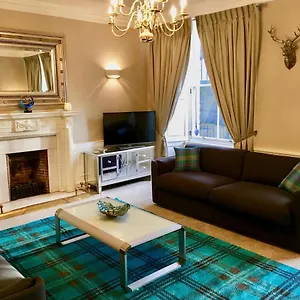  Apartment Escape To @ Abercromby Place