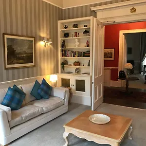  Apartment Escape To @ Albyn Place
